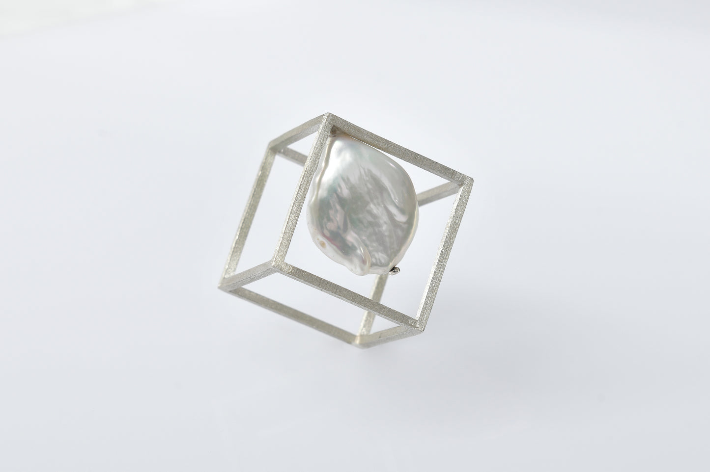 MOTHER OF PEARL