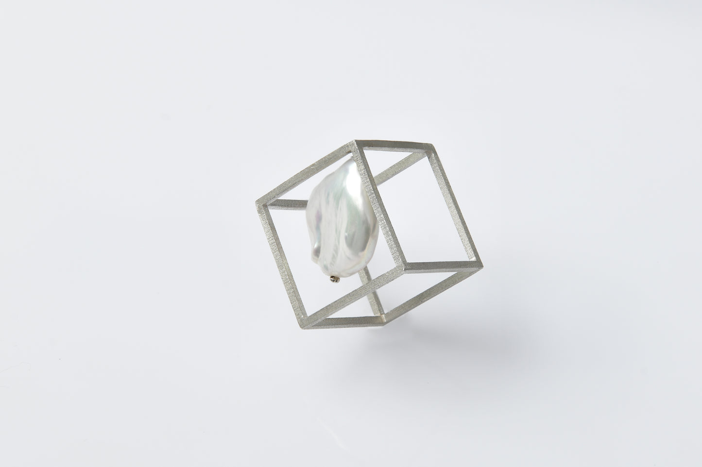 MOTHER OF PEARL